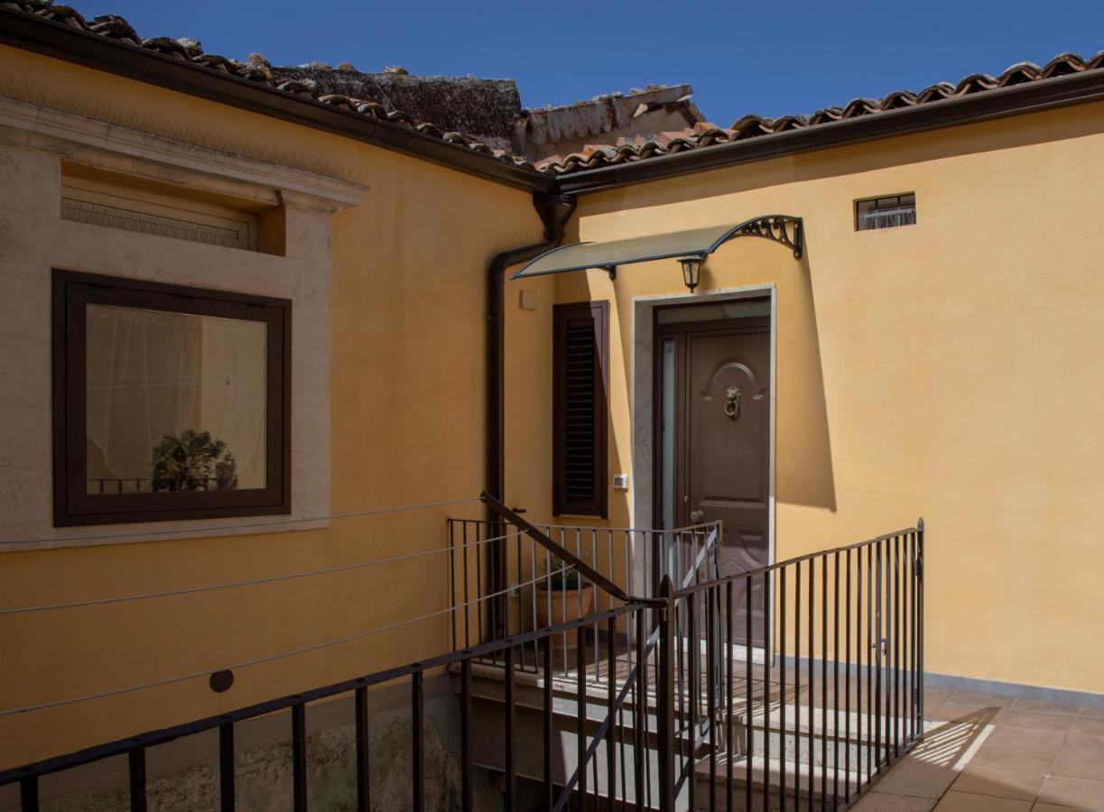 Casa Vacanza Da Dina Modica Bagian luar foto