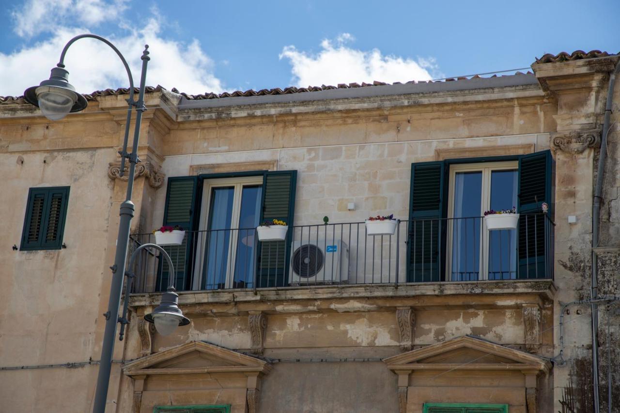 Casa Vacanza Da Dina Modica Bagian luar foto